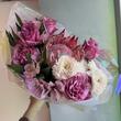 Сборный букет с протеей, ранункулюсами и пионовидными розами 