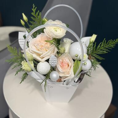 Новогодняя композиция «snow qween» в сумочке 