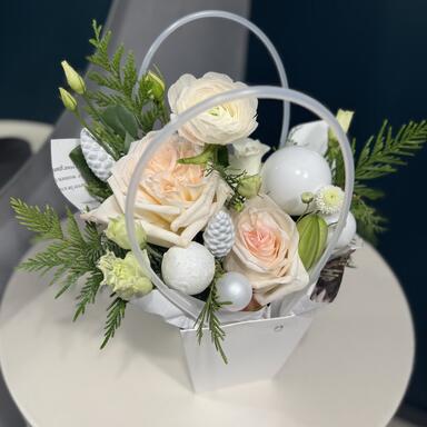 Новогодняя композиция «snow qween» в сумочке 