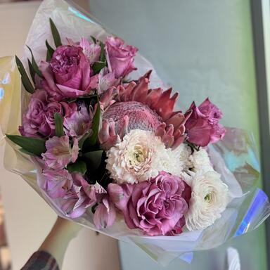 Нежный букет с протеей 