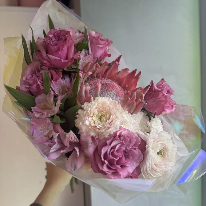 Нежный букет с протеей 