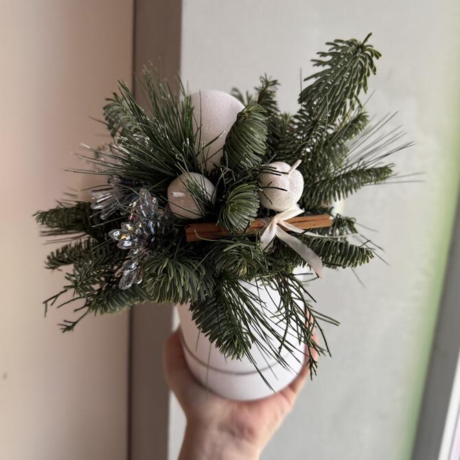 Зимняя композиция в коробке «Snow»