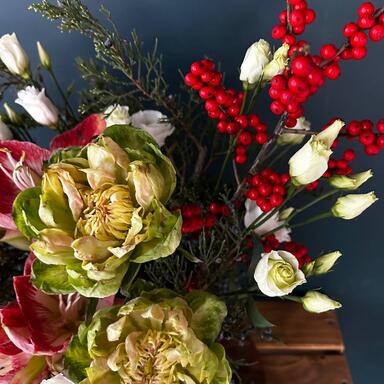 Композиция в коробке «Winter Glow Floral»