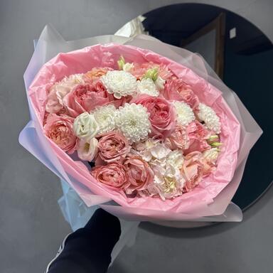 Букет Джулия с пионовидными розами 