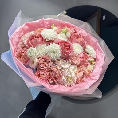 Букет Джулия с пионовидными розами 