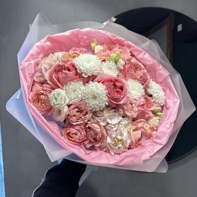 Букет Джулия с пионовидными розами 