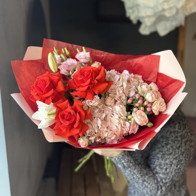 Авторский букет «Romance» M