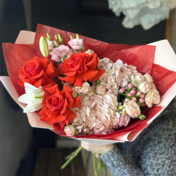 Авторский букет «Romance» M