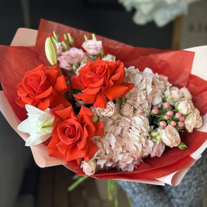 Авторский букет «Romance» M