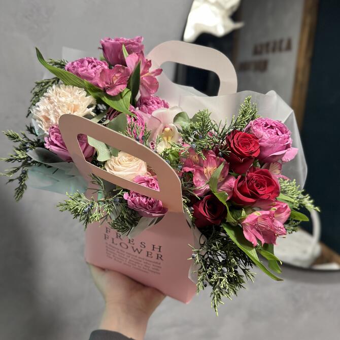 Цветы в сумочке «Grace»