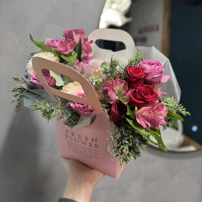 Цветы в сумочке «Grace»