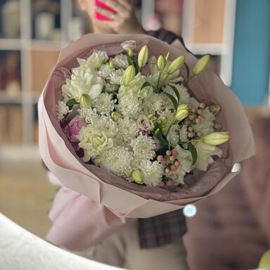 Букет-гигант с лилиями, французскими розами, пионами 