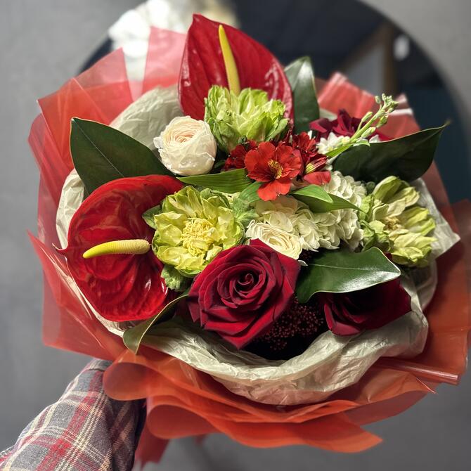 Авторский букет «Red Pantera»