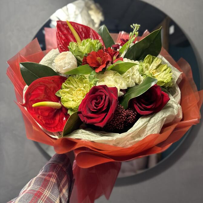 Авторский букет «Red Pantera»