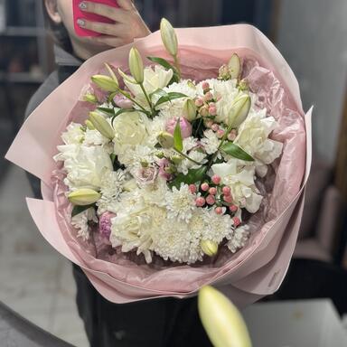 Букет-гигант с пионовидными лилиями 