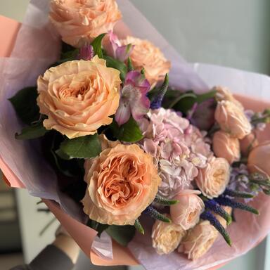 Авторский букет «Персиково-лавандовый раф»