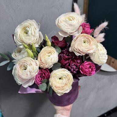 Коробка с ранункулюсами Velvet