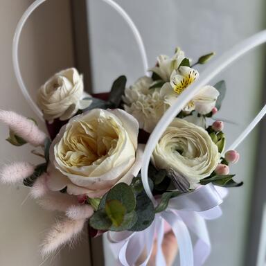 Композиция в сумочке «Пионовый бум»