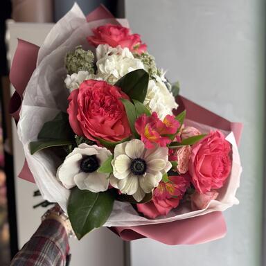 Сборный букет «Coral Charm»