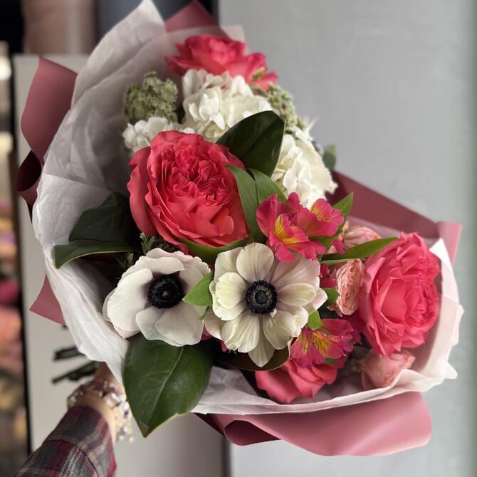 Сборный букет «Coral Charm»