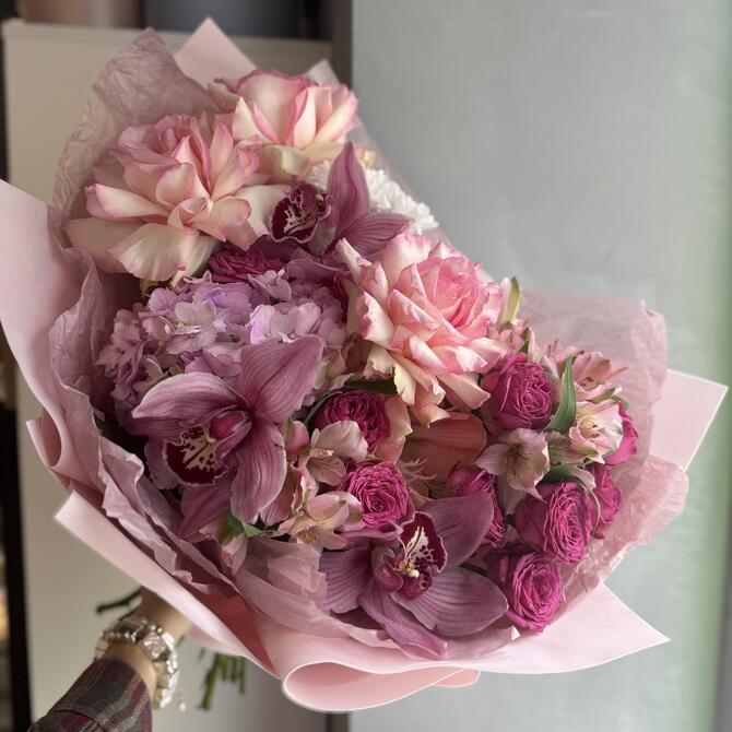 Авторский букет «Lola» с французскими розами 