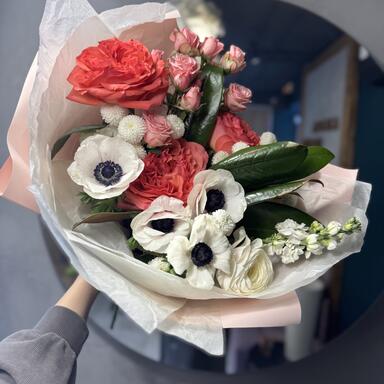 Сборный букет «Coral Sunset»