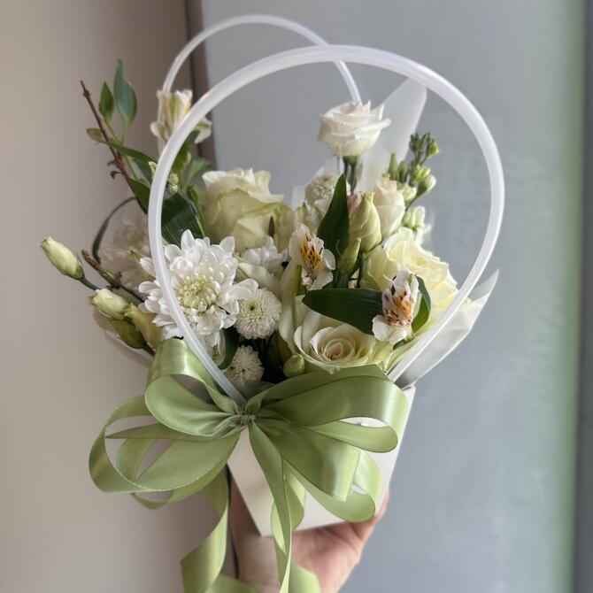 Цветы в сумочке «White angel»