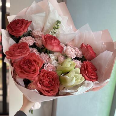 Сборный букет «Camelia»