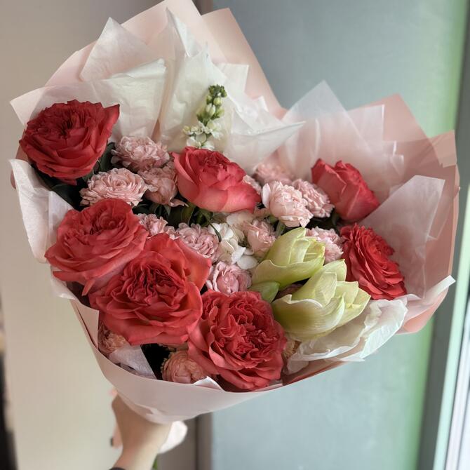 Сборный букет «Camelia»