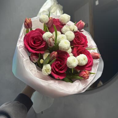 Букет «Raspberry» с тюльпанами 