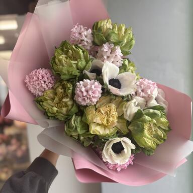 Розы Veggie, гиацинты и анемоны 