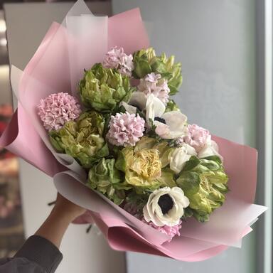 Розы Veggie, гиацинты и анемоны 