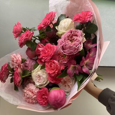 Букет «Berry» с пионами Coral Charm