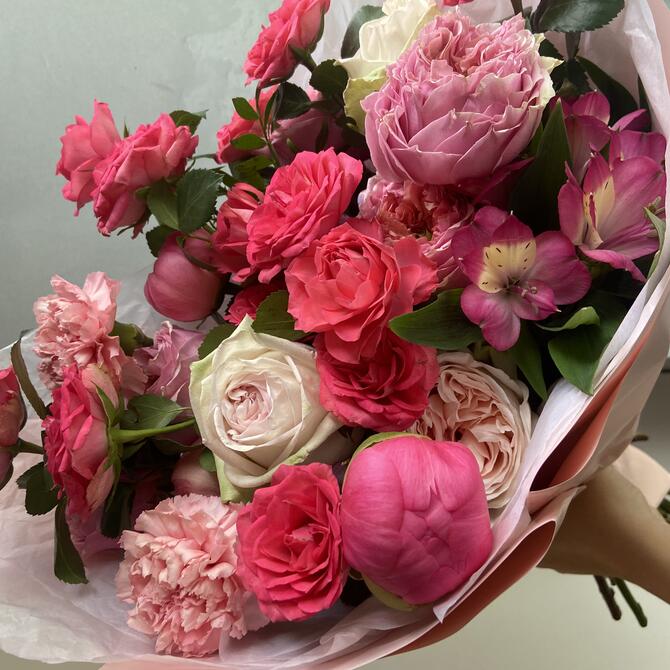 Букет «Berry» с пионами Coral Charm