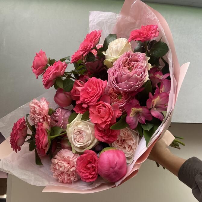 Букет «Berry» с пионами Coral Charm