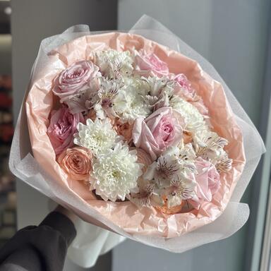 Букет «Нежное послание» с пионовидными розами 