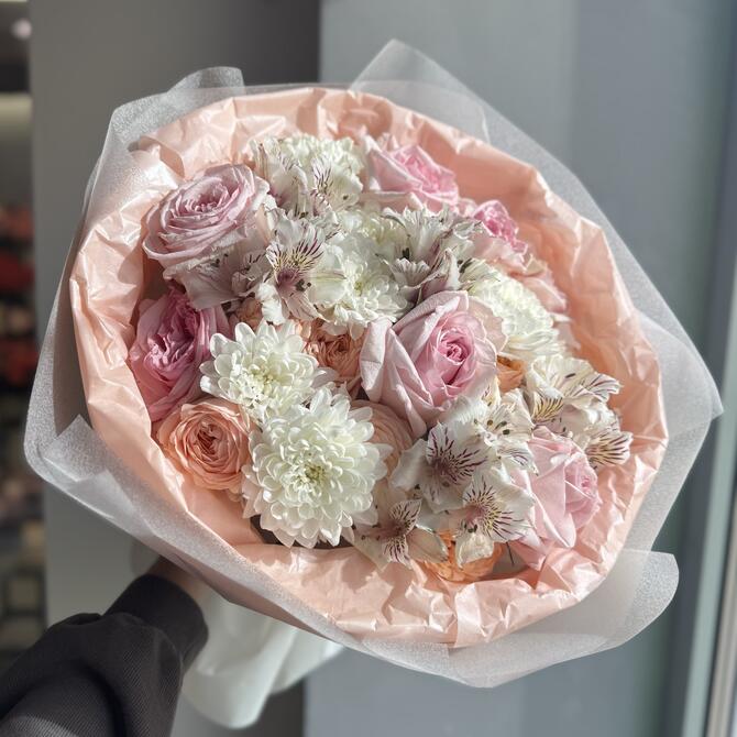 Букет «Нежное послание» с пионовидными розами 