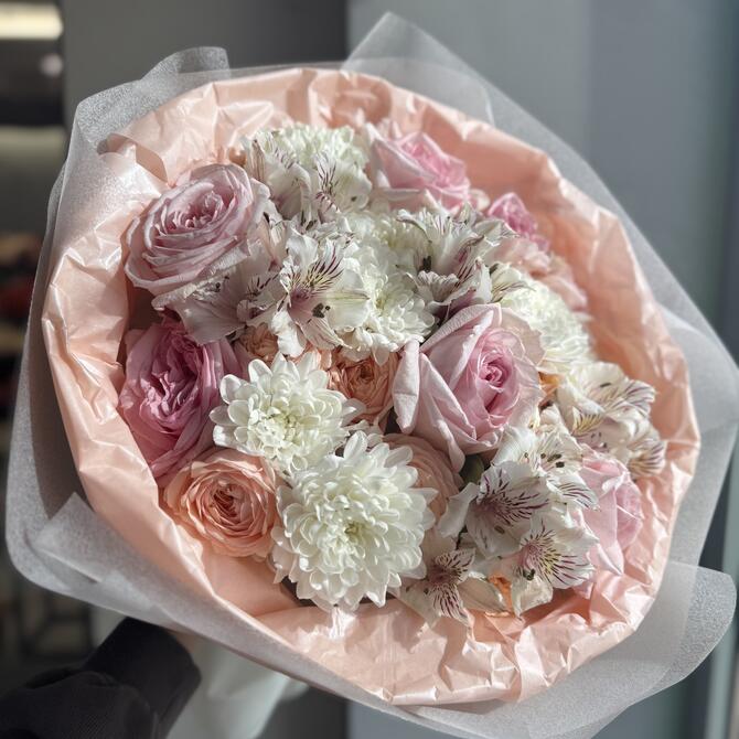 Букет «Нежное послание» с пионовидными розами 