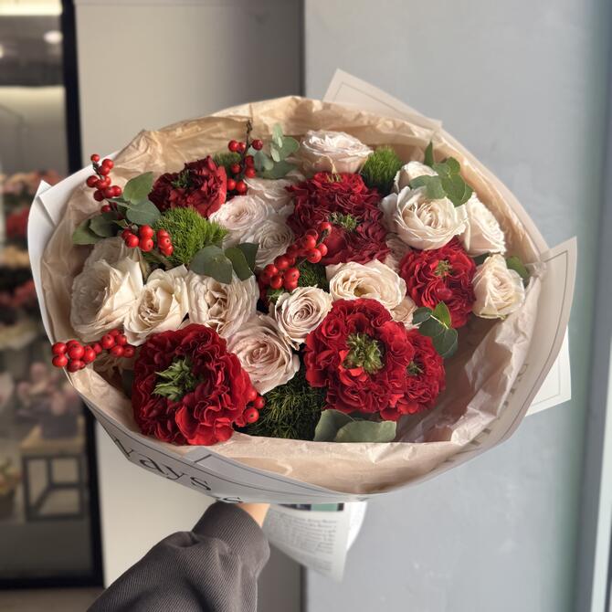 Авторский букет «Red Monster»