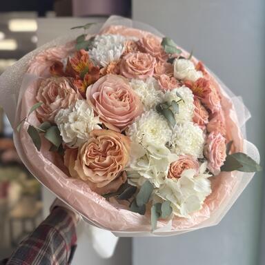 Авторский букет «Peachy»