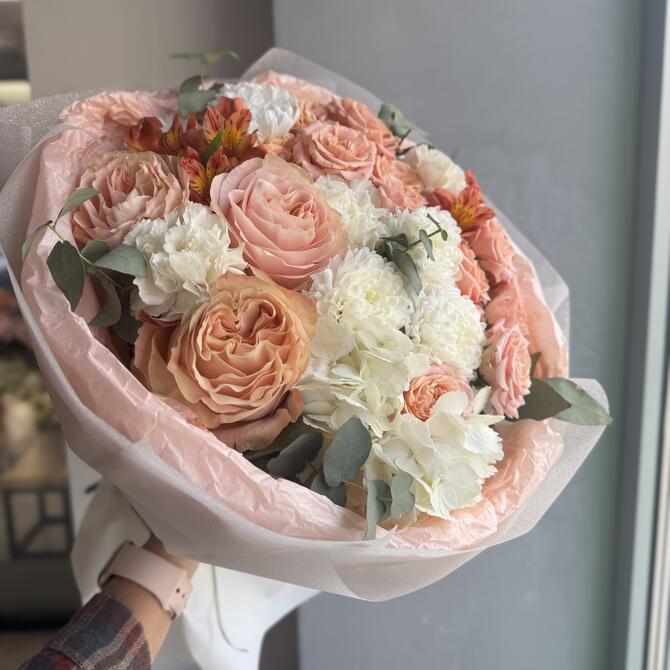 Авторский букет «Peachy»