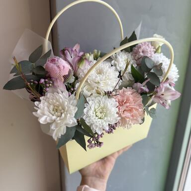 Цветы в сумочке «Нежнок послание» с пионом 