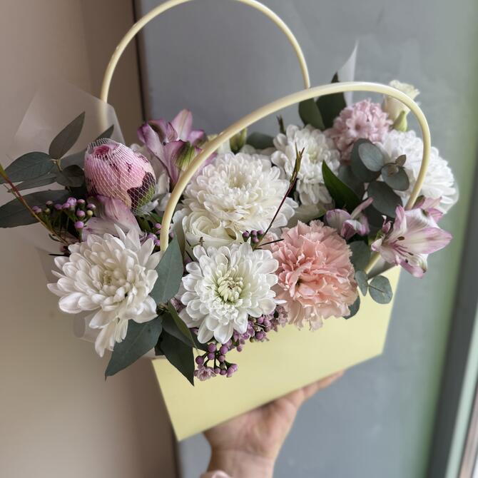 Цветы в сумочке «Нежнок послание» с пионом 