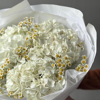 Букет "Summer Sky" с ромашками и гортензиями