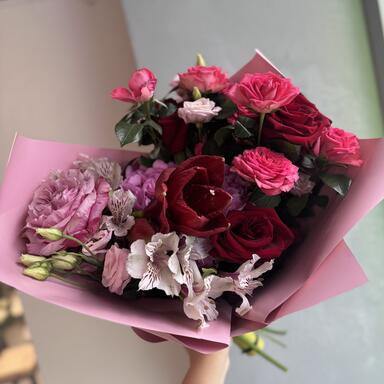 Букет «Малиновый рассвет»