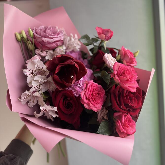 Букет «Малиновый рассвет»