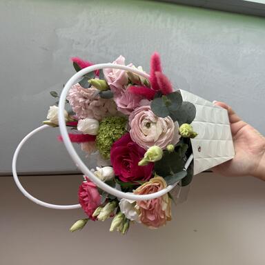 Композиция в сумочке «Клубничный мусс»