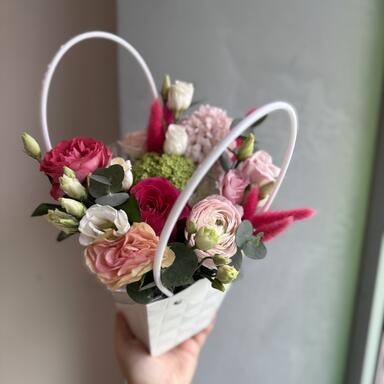 Композиция в сумочке «Клубничный мусс»