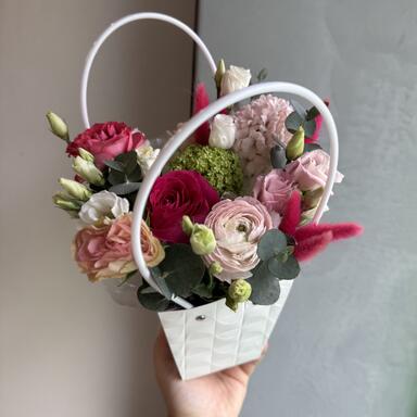 Композиция в сумочке «Клубничный мусс»