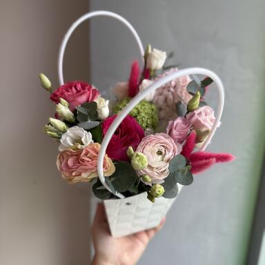 Композиция в сумочке «Клубничный мусс»